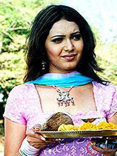 Karishma Tanna Photo
