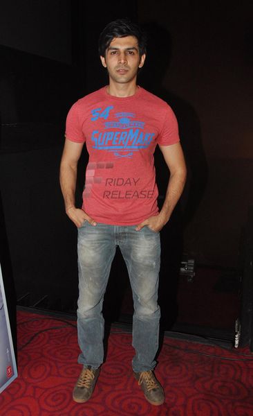 Kartik Aaryan Photo
