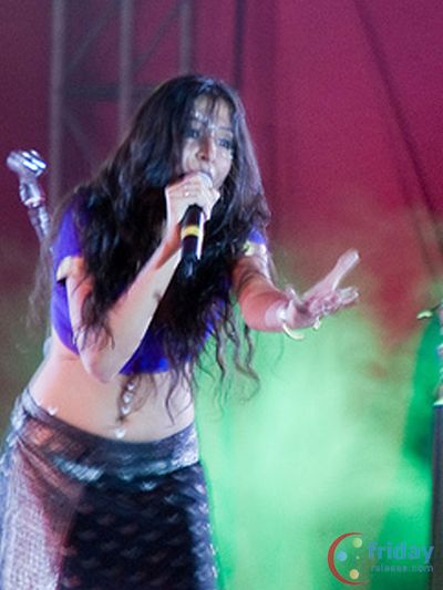 Monica Dogra Photo