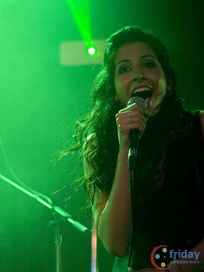 Monica Dogra Photo