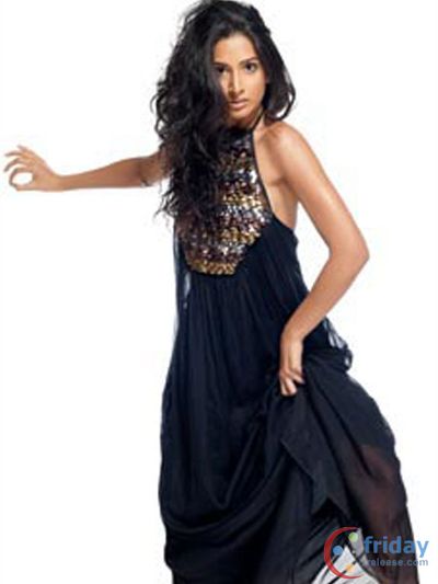 Monica Dogra Photo