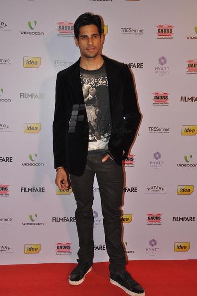 Siddharth Malhotra Photo
