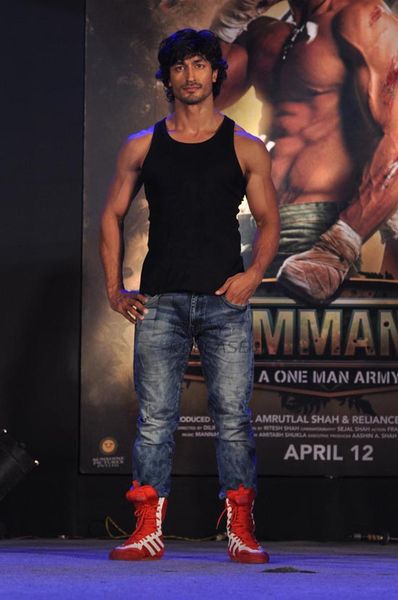 Vidyut Jamwal Photo - 8 | Images | Photo Gallery | Image Gallery - BollywoodMDB Vidyut Jamwal Photo - 8 | Images | Photo Gallery | Image Gallery - BollywoodMDB