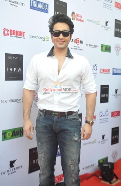 Adhyayan Suman Photo