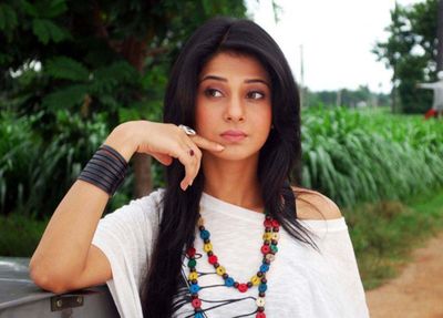 Jennifer Winget Photo