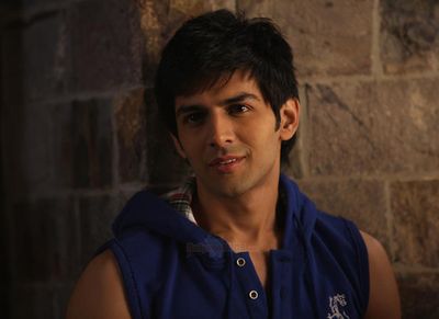 Kartik Aaryan Photo