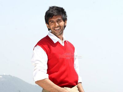 Kartik Aaryan Photo