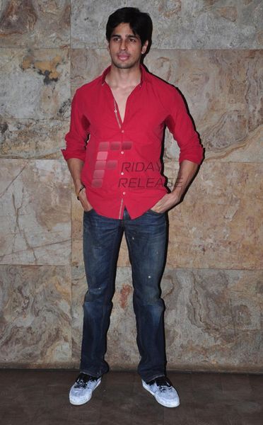 Siddharth Malhotra Photo