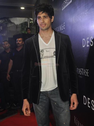 Siddharth Malhotra Photo