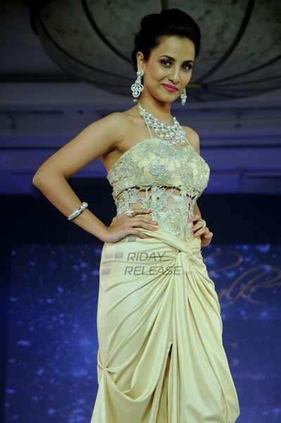 Tia Bajpai Photo