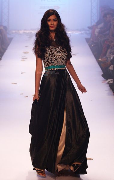 Diana Penty Photo