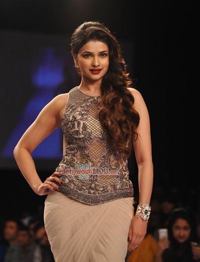 Prachi Desai Photo