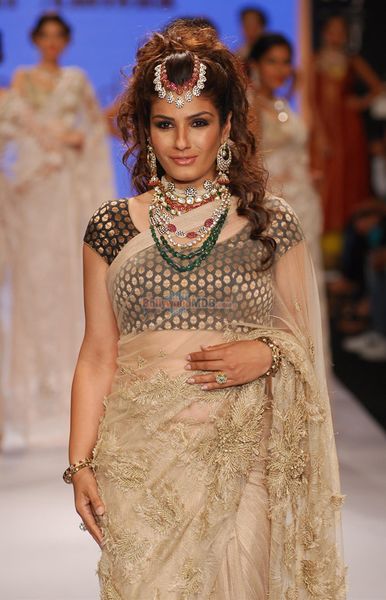 Raveena Tandon Photo