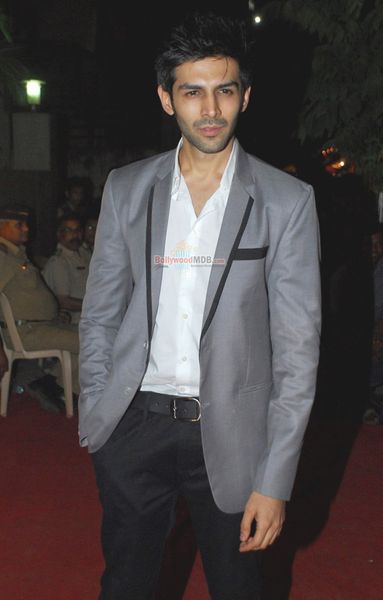 Kartik Aaryan Photo