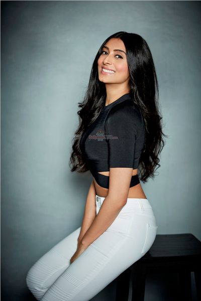Pernia Qureshi Photo