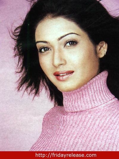 Karishma Tanna Photo