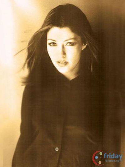 Aditi Govitrikar Photo