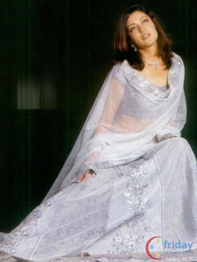 Aditi Govitrikar Photo