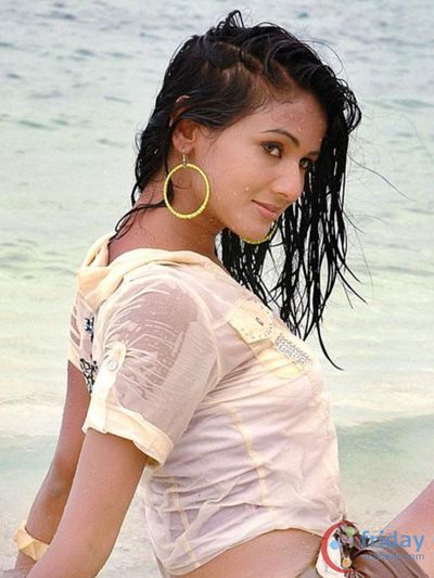 Sonal Chauhan Photo