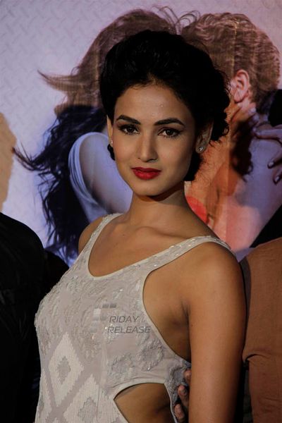 Sonal Chauhan Photo