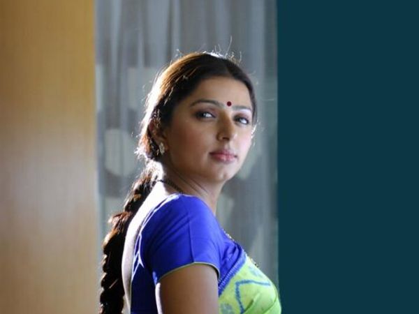 bhumika chawla in saree