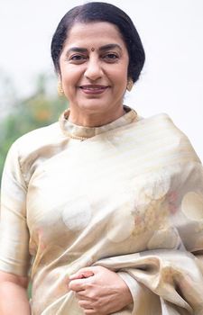 Suhasini Maniratnam