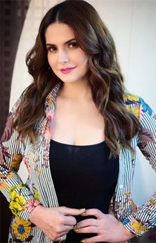 Zarine Khan