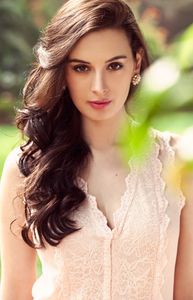 Evelyn Sharma