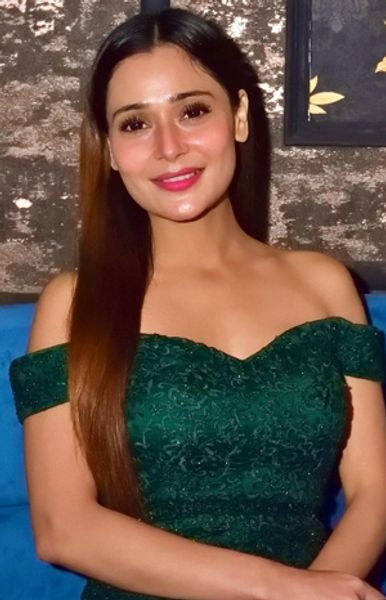 Sara Khan
