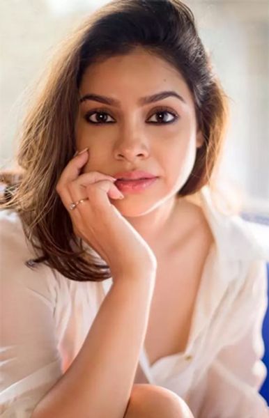 Sumona Chakravarti