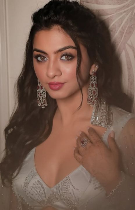 Garvita Sadhwani - Biography, Movies, Photos | BollywoodMDB