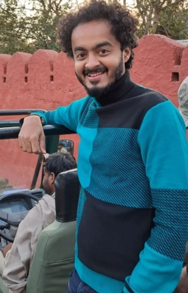 Anand Burad - Biography, Movies, Photos | BollywoodMDB