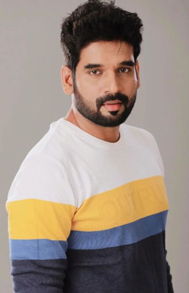 Suresh Ravi