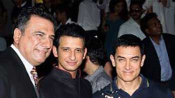 Aamir Khan Praises His Actor-Friend Sharman Joshi