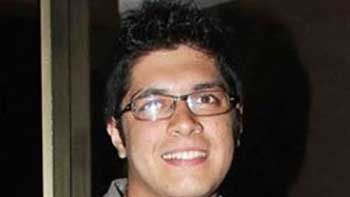 Aamir Khan's Son Junaid to Assist Rajkumar Hirani on 'Peekay'