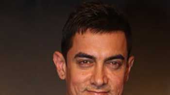 Amir's family joins him on the sets of 'Peekay'.