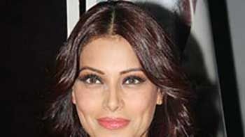 Bipasha to work in the remake of 'Shaukeen'