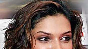 Deepika Padukone Too Busy To Date Ranveer Singh.