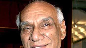 Filmfare Lifetime Achivement Award Posthumously Awarded To Filmmaker Yash Chopra.