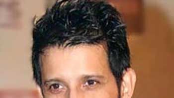 Makers of '3 Bachelors' Have Filed Complaint against Sharman Joshi 