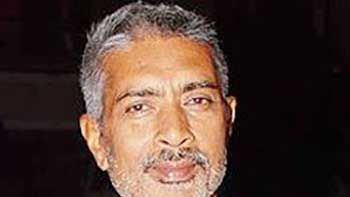 Prakash Jha to Rope in Amitabh Bachchan, Kareena, Manoj Bajpai in 'Satyagraha' 