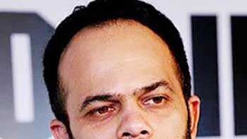 Rohit Shetty Excited About Getting a Photo Clicked with Amitabh Bachchan on the Sets of 'Bol Bachchan'