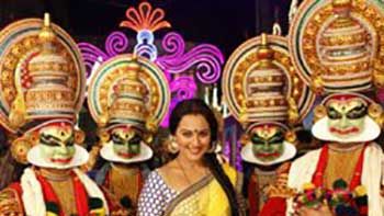 Sonakshi Goes For Some Kathakali Steps While Shooting For 'Dabangg 2'