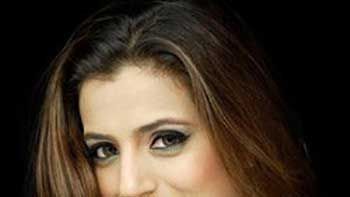 Amisha Patel to turn producer with 'Desi Magic'
