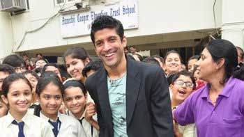 Farhan Akhtar returns to his school