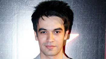 \'Gori Tere Pyaar Mein\' team binges on Gujarati food!