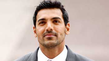 John Abraham rocks the \'Welcome Back\' dance floor