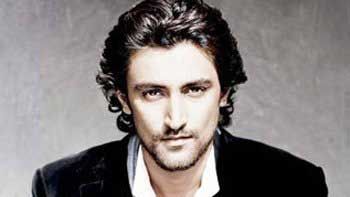 Kunal Kapoor engaged to his lady love Naina Bachchan
