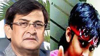 Mahesh Manjrekar's son Satya to debut in Marathi movie