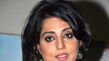 Mahi Gill to emulate Meena Kumari in \'Gang Of Ghosts\'